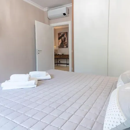 Victor Free Private Parking Apartman San Remo